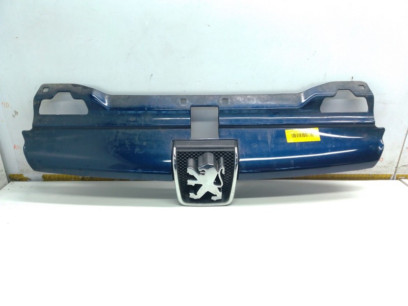 Recambio de rejilla delantera para peugeot 406 (8b) 1.8 16v referencia OEM IAM 9616258477  