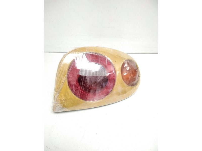 Recambio de piloto trasero derecho para renault megane i coach/coupe (da0) 1.6 e (daof) referencia OEM IAM 7701040606 VALEO 2262