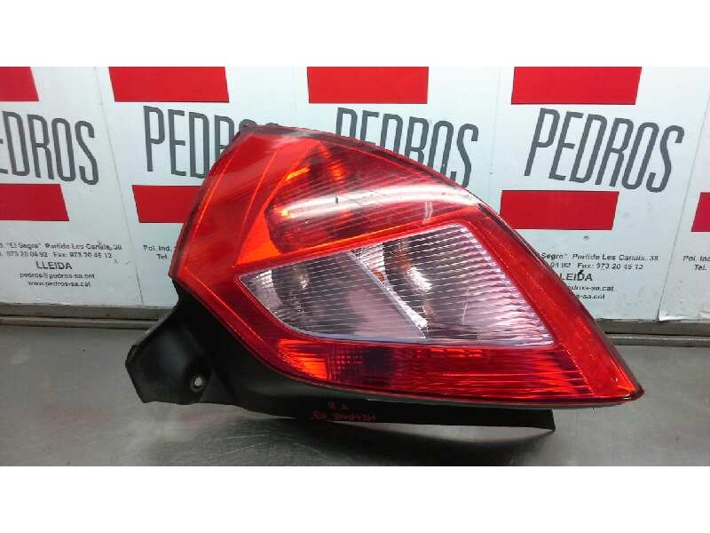 Recambio de piloto trasero derecho para » otros... premium 370 26 g 6x2 referencia OEM IAM 8200073237  30621