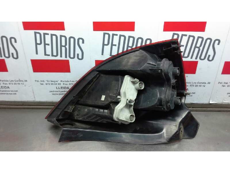 Recambio de piloto trasero derecho para » otros... premium 370 26 g 6x2 referencia OEM IAM 8200073237  30621