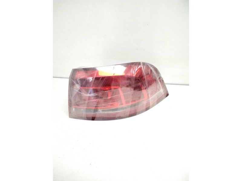 Recambio de piloto trasero derecho para volkswagen passat variant (365) 1.6 tdi dpf referencia OEM IAM 3AF945096C  