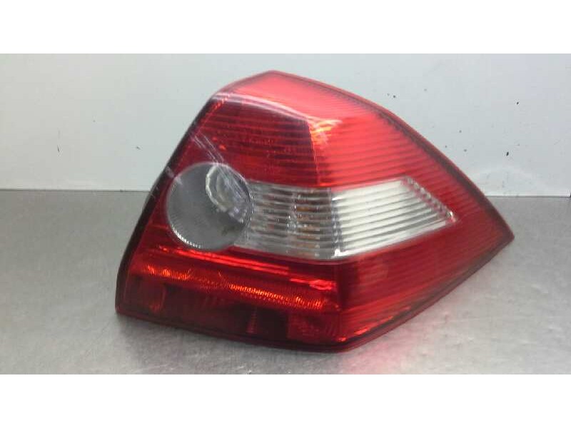 Recambio de piloto trasero izquierdo para renault megane ii classic berlina 1.5 dci diesel referencia OEM IAM 0200010200  