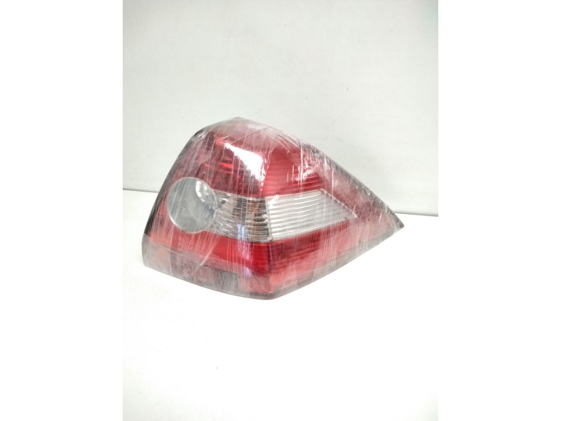 Recambio de piloto trasero izquierdo para renault megane ii classic berlina 1.5 dci diesel referencia OEM IAM 0200010200  