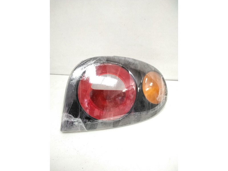 Recambio de piloto trasero derecho para renault megane i coach/coupe (da0) 1.6 referencia OEM IAM 7700830098 10047 