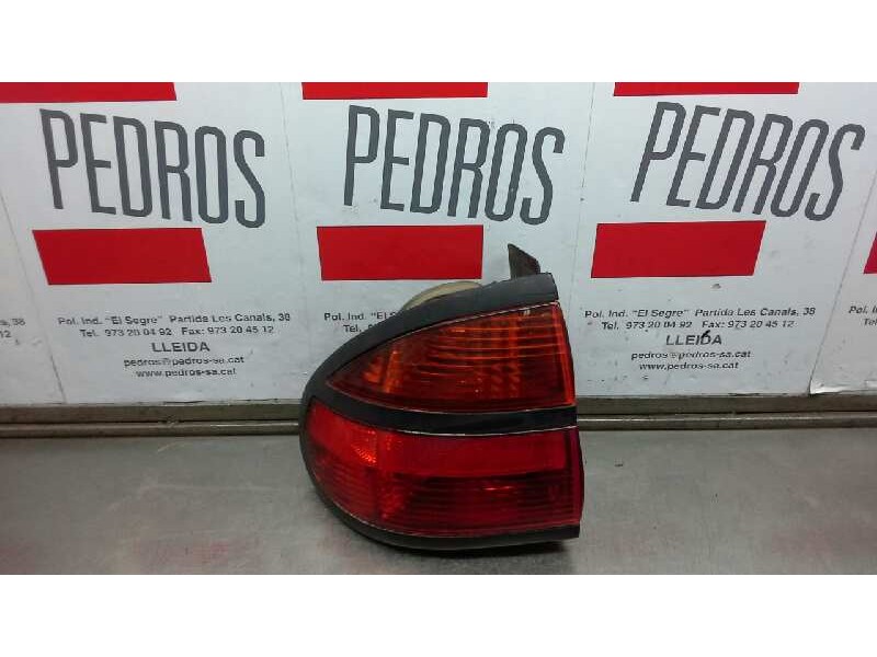 Recambio de piloto trasero izquierdo para renault laguna (b56) referencia OEM IAM 7700420122 VALEO 2333 