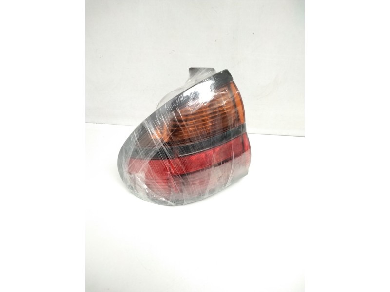 Recambio de piloto trasero izquierdo para renault laguna (b56) referencia OEM IAM 7700420122 VALEO 2333 