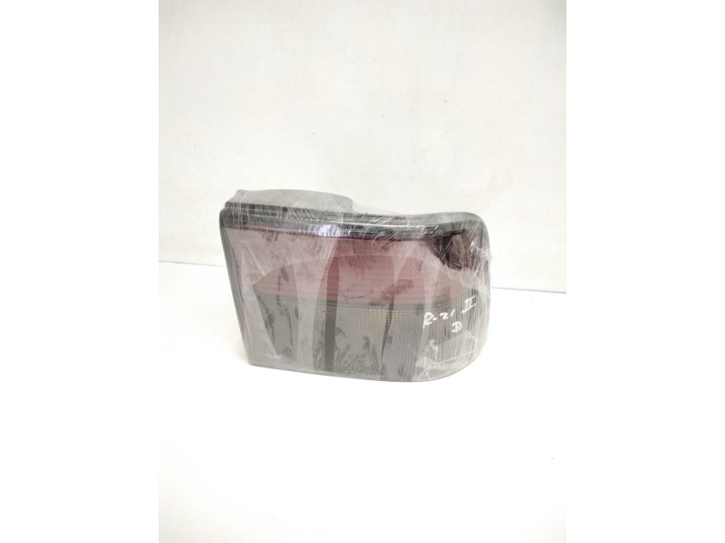 Recambio de piloto trasero derecho para renault 21 berlina (b/l48) 1.8 referencia OEM IAM 7700792975  