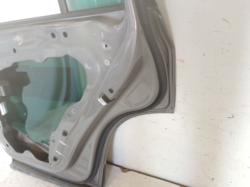 Recambio de puerta trasera derecha para volkswagen tiguan (5n_) 2.0 tdi 4motion referencia OEM IAM 5N0833312B  