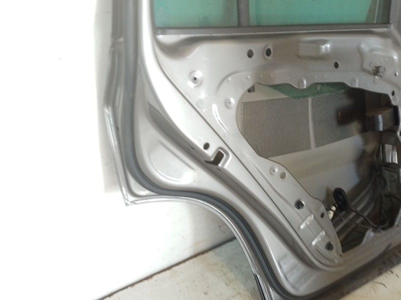 Recambio de puerta trasera izquierda para volkswagen tiguan (5n_) 2.0 tdi 4motion referencia OEM IAM 5N0833311B  