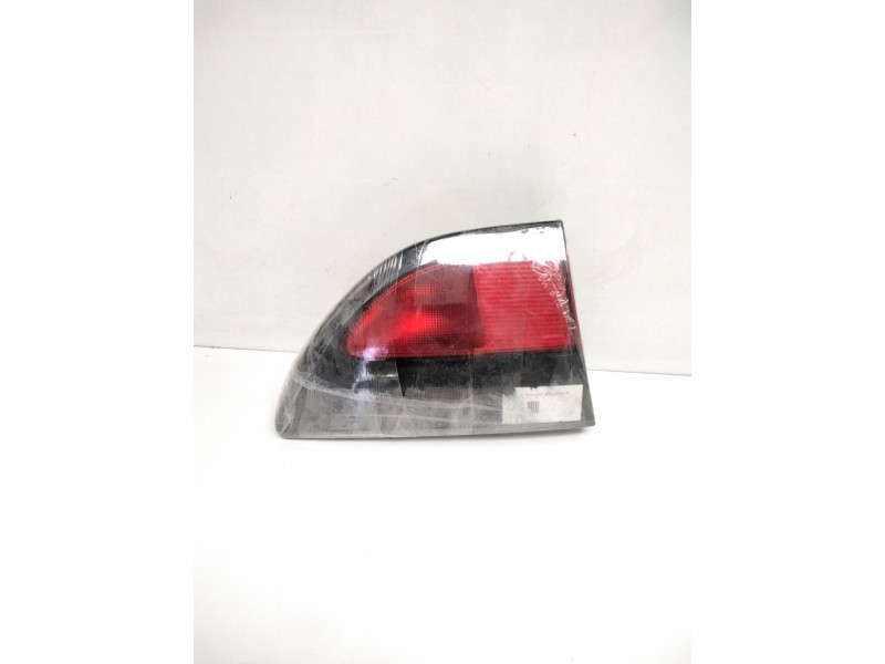 Recambio de piloto trasero izquierdo interior para renault laguna (b56) 2.2 diesel referencia OEM IAM 7700838532 37410999 111025