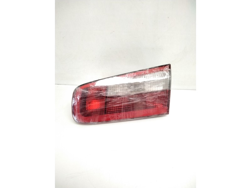 Recambio de piloto trasero central para renault laguna ii (bg0) 1.8 cat referencia OEM IAM 8200002476 23460202 