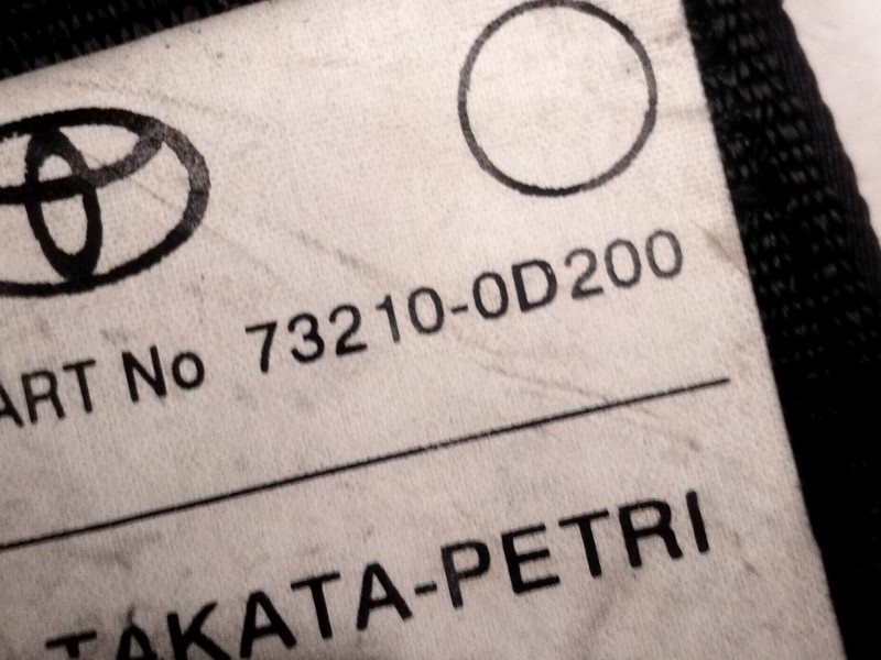 Recambio de cinturon seguridad delantero derecho para toyota yaris active referencia OEM IAM 732100D200  