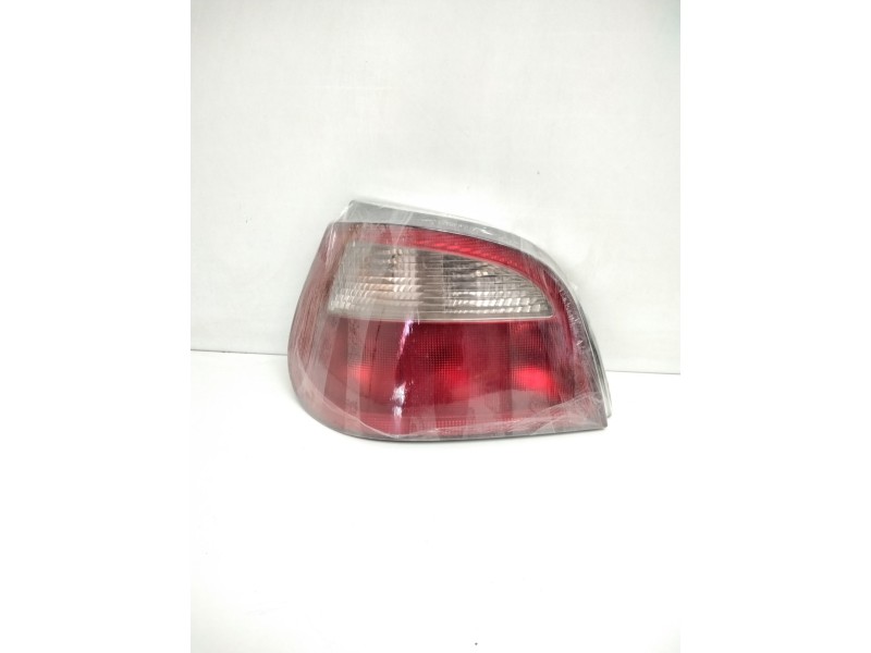 Recambio de piloto trasero izquierdo para renault megane i fase 2 berlina (ba0) 1.4 16v referencia OEM IAM 7700428320 2VP0081010