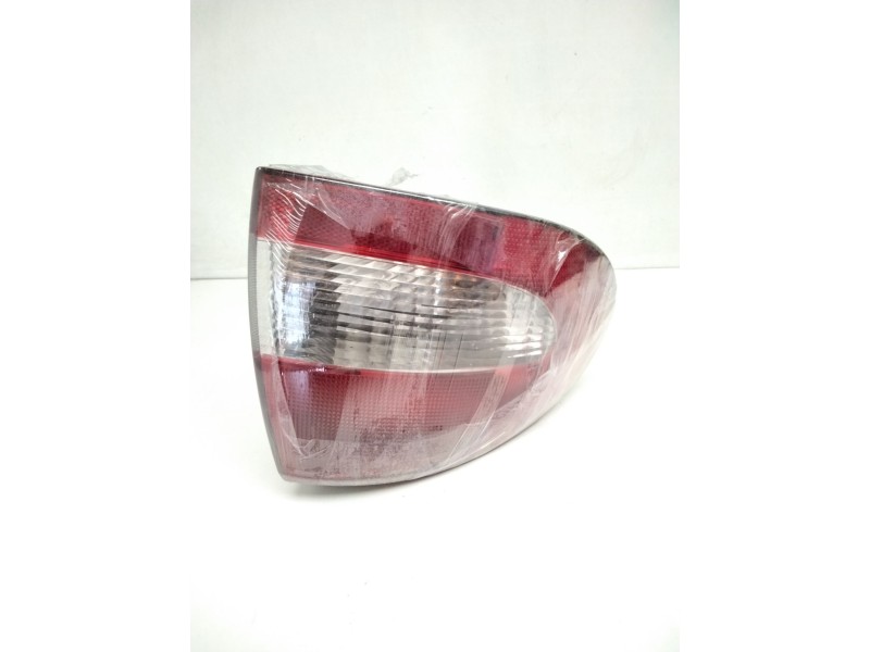 Recambio de piloto trasero izquierdo para renault megane i fase 2 classic (la..) 1.6 16v rxe referencia OEM IAM 7700428085  