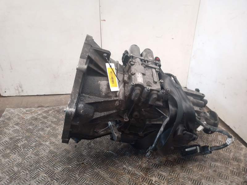 Recambio de caja cambios para iveco daily caja cerrada (2006 =>) 2.3 diesel referencia OEM IAM 1323016001  