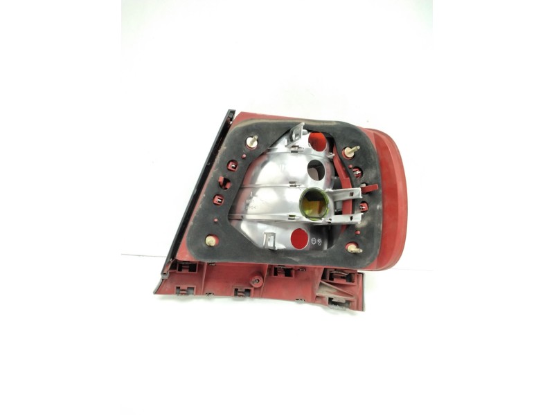 Recambio de piloto trasero izquierdo para audi a4 berlina (b5) 1.9 tdi referencia OEM IAM 8D0945095D  