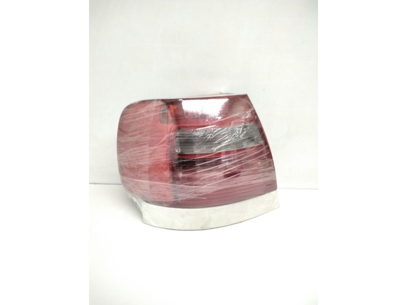 Recambio de piloto trasero izquierdo para audi a4 berlina (b5) 1.9 tdi referencia OEM IAM 8D0945095D  