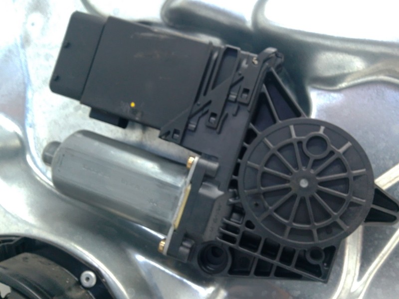 Recambio de elevalunas delantero derecho para volkswagen passat b5 (3b2) 1.9 tdi referencia OEM IAM 3B4837756A  