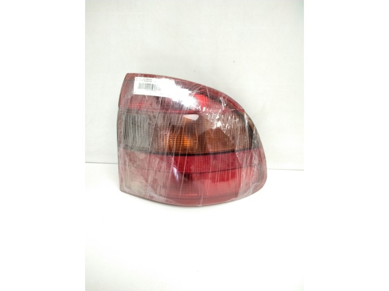 Recambio de piloto trasero derecho para opel astra f berlina merit referencia OEM IAM YORKA 5006  