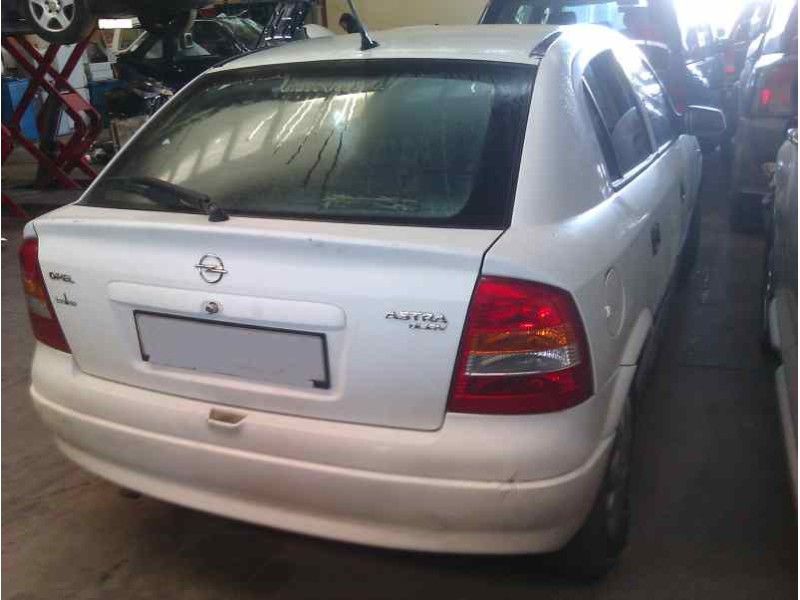 opel astra g berlina del año 1998