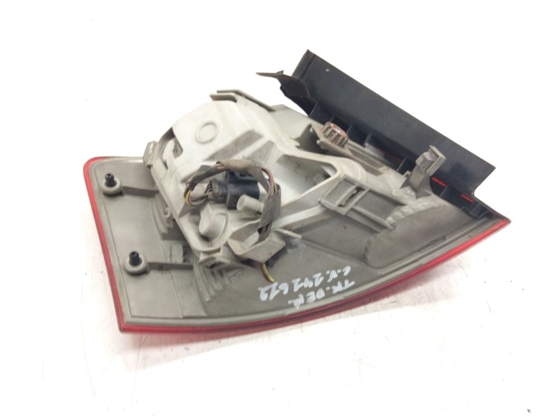 Recambio de piloto trasero derecho para audi a4 avant (8e) 2.0 tdi referencia OEM IAM 8E9945096E ULO 748002 484002953112S