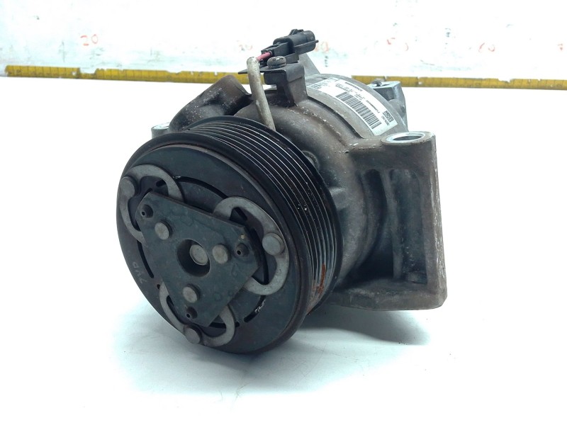 Recambio de compresor aire acondicionado para dacia sandero ii (b8_) 1.0 tce 100 (b8ml) referencia OEM IAM 926005689R  