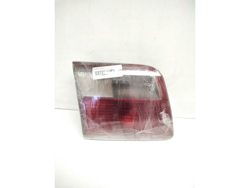 Recambio de piloto trasero central para opel omega b básico berlina referencia OEM IAM YORKA 62256  