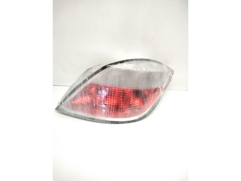 Recambio de piloto trasero derecho para opel astra h berlina cosmo referencia OEM IAM 24451837 00865302 