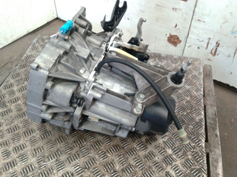 Recambio de caja cambios para renault clio iii (br0/1, cr0/1) 1.2 16v (br02, br0j, br11, cr02, cr0j, cr11) referencia OEM IAM 82