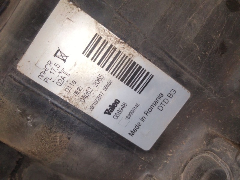 Recambio de faro derecho para renault clio iii (br0/1, cr0/1) 1.2 16v (br02, br0j, br11, cr02, cr0j, cr11) referencia OEM IAM 89