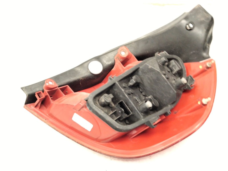 Recambio de piloto trasero izquierdo para renault clio iii (br0/1, cr0/1) 1.2 16v (br02, br0j, br11, cr02, cr0j, cr11) referenci