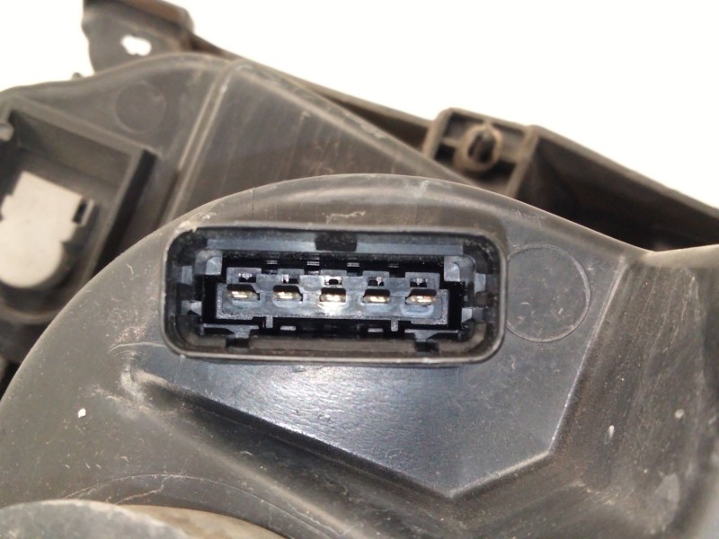 Recambio de faro izquierdo para renault clio iii (br0/1, cr0/1) 1.2 16v (br02, br0j, br11, cr02, cr0j, cr11) referencia OEM IAM 