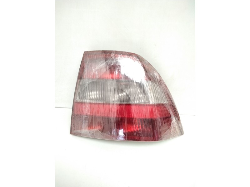 Recambio de piloto trasero derecho para opel vectra b berlina centenial referencia OEM IAM 37360748 90568049 