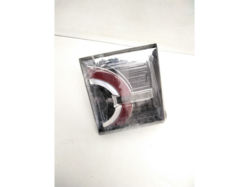 Recambio de piloto trasero derecho porton para land rover discovery sport (l550) 2.0 d referencia OEM IAM FK7213192BF 0018564509