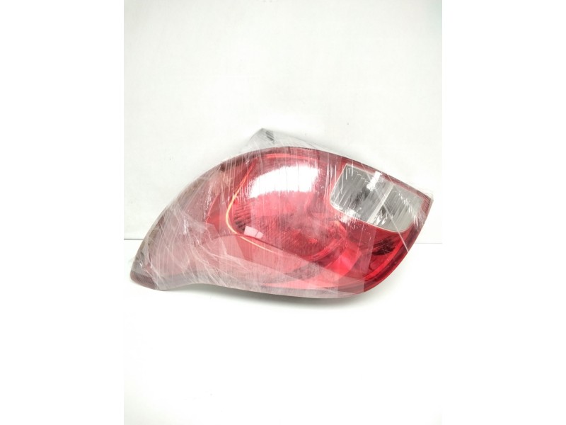 Recambio de piloto trasero izquierdo para opel mokka edition ecoflex referencia OEM IAM 13565  