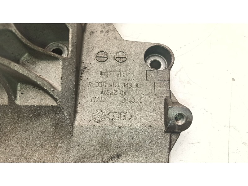 Recambio de soporte alternador para volkswagen passat b6 variant (3c5) 1.9 tdi referencia OEM IAM 03G903143A  
