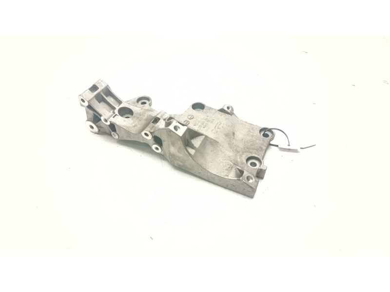 Recambio de soporte alternador para volkswagen passat b6 variant (3c5) 1.9 tdi referencia OEM IAM 03G903143A  