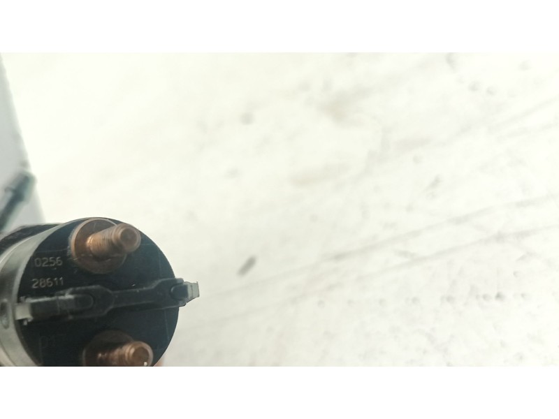 Recambio de inyector para renault midlum 240.12 referencia OEM IAM 025628611  