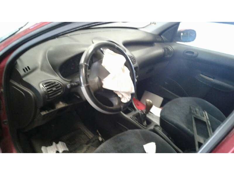 peugeot 206 berlina del año 1999