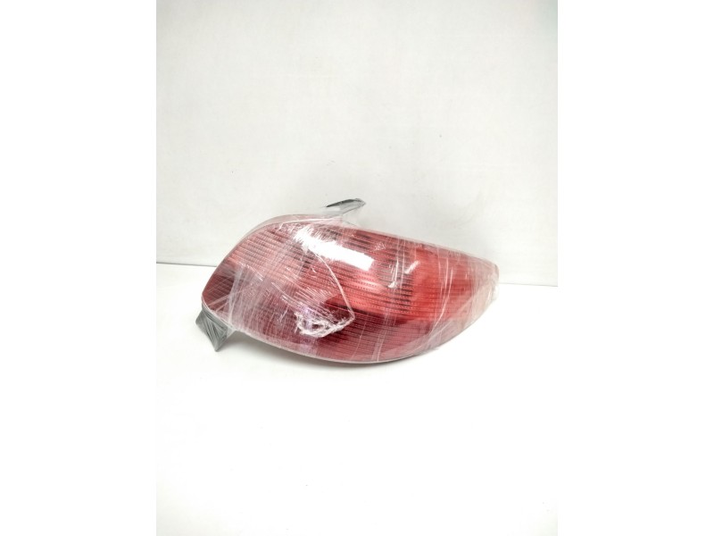 Recambio de piloto trasero derecho para peugeot 206 berlina xt referencia OEM IAM 12260569 6351P1 