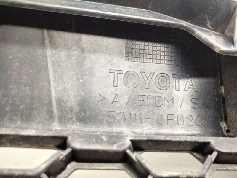Recambio de rejilla delantera para toyota corolla verso (zer_, zze12_, r1_) 2.2 d-4d (aur10_) referencia OEM IAM   