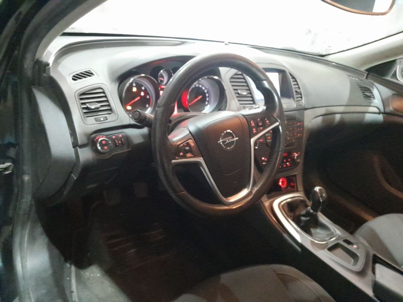 opel insignia a (g09) del año 2011