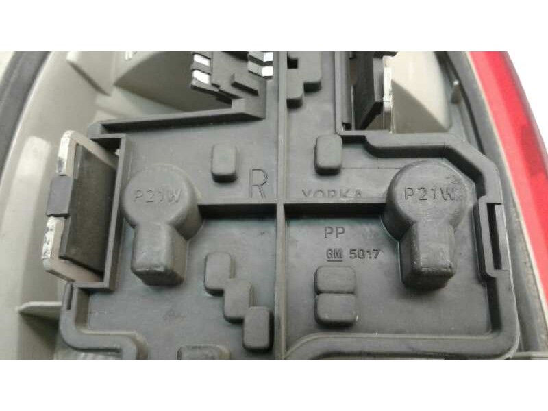 Recambio de piloto trasero derecho para opel corsa b 1.2 referencia OEM IAM YORKA 45022 GM5017R 