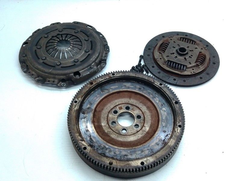 Recambio de kit embrague para skoda rapid spaceback (nh1) 1.2 tsi referencia OEM IAM 04B105273  