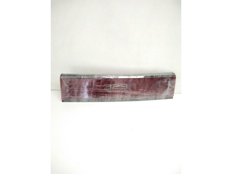 Recambio de piloto trasero central para mazda 323 berlina (bg) glx referencia OEM IAM 0674434  