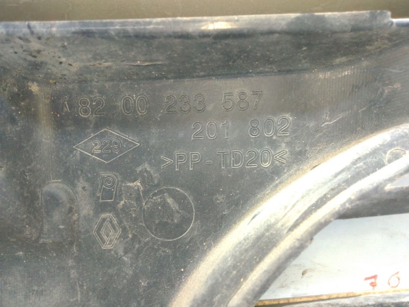 Recambio de rejilla delantera para nissan interstar furgoneta (x70) dci 100 referencia OEM IAM   