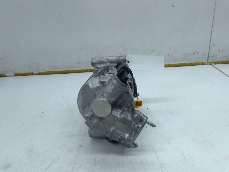 Recambio de compresor aire acondicionado para peugeot referencia OEM IAM 983479880  