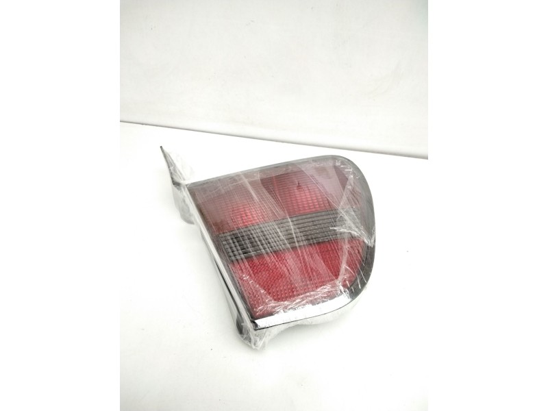 Recambio de piloto trasero izquierdo para lancia delta 1.8 i.e. referencia OEM IAM 7798158 29390102 