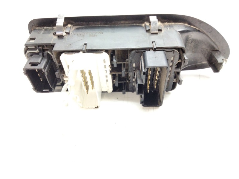 Recambio de mando elevalunas delantero izquierdo para renault laguna ii (bg0/1_) 1.9 dci (bg0e) referencia OEM IAM 8200397299B  