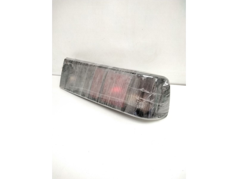 Recambio de piloto trasero derecho para ford sierra berlina referencia OEM IAM 90BG13A602BA  35392